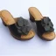 Enkla Svarta Casual Sandaler Dam 2020 Läder Blomma 7 cm Tjocka Klackar Peep Toe Sandaler