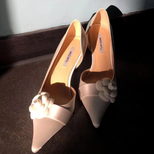 Élégant Ivoire Fleur Chaussure De Mariée 2020 Cuir 7 cm Talons Aiguilles À Bout Pointu Mariage Talons