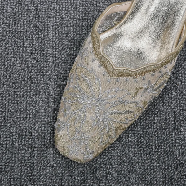 Élégant Champagne Cocktail En Dentelle Sandales Femme 2020 Slingbacks 4 cm Talons Aiguilles Talon Bas À Bout Pointu Sandales