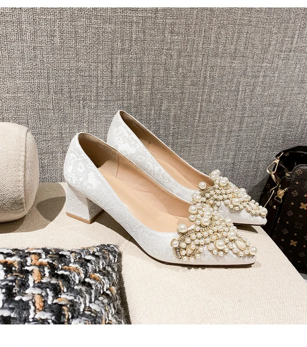 Elegant Ivory Lace Wedding Shoes 2020 Rhinestone Pearl 7 cm Thick Heels Pointed Toe Wedding Pumps
