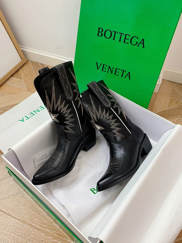 Fine Vinter Svart Gateklær Midten Kalv Kvinners støvler 2020 Lær 5 cm Tykk Hæler Spisse Boots