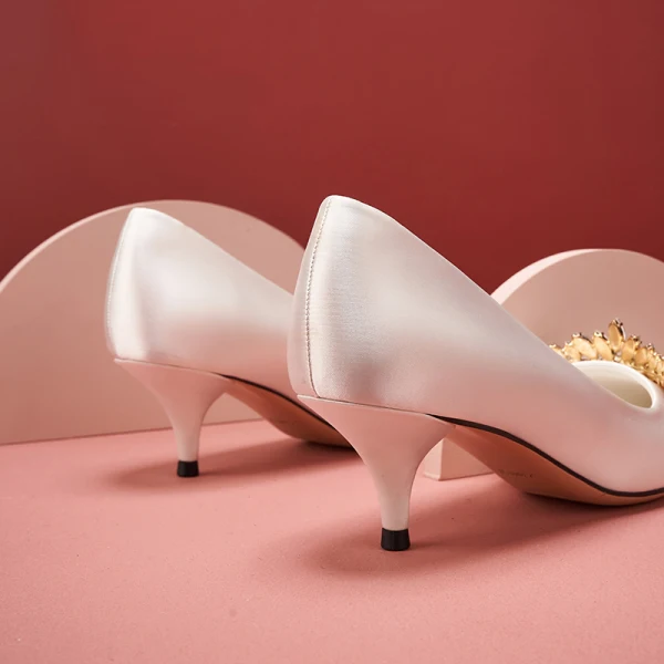 Elegant Ivory Satin Wedding Shoes 2020 Rhinestone 5 cm Stiletto Heels Pointed Toe Wedding Pumps