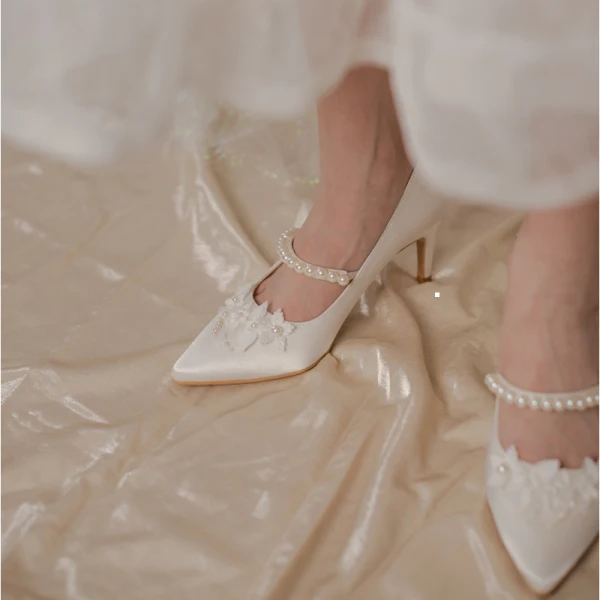 Élégant Ivoire Satin Chaussure De Mariée 2020 Brodé Perle 7 cm Talons Aiguilles À Bout Pointu Mariage Escarpins