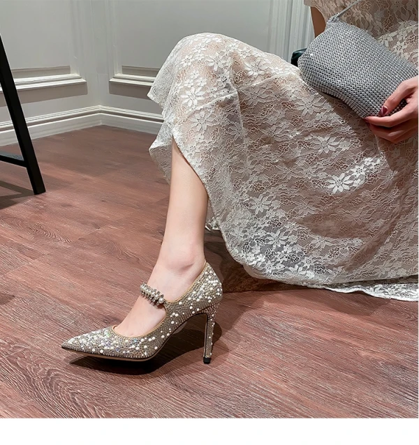 Glittrande Charmig Champagne Brudskor 2020 Läder Rhinestone Pärla 8 cm Stilettklackar Spetsiga Bröllop Pumps