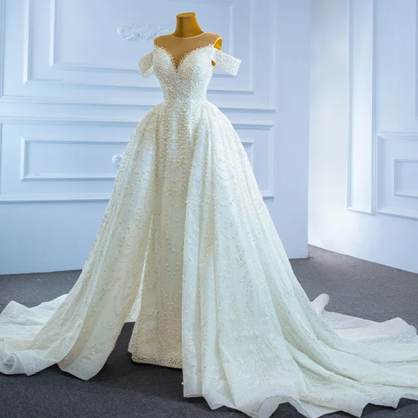 Illusion High-end Ivory Beading Pearl Wedding Dresses 2021 A-Line / Princess Scoop Neck Glitter Sleeveless Sequins Cathedral Train Wedding
