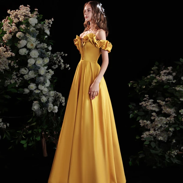 Schöne Gelb Satin Ballkleider 2021 A Linie Off Shoulder Rüschen Kurze Ärmel Rückenfreies Lange Festliche Kleider