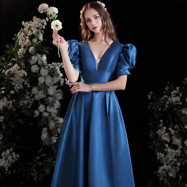 Vintage / Retro Royal Blue Satin Prom Dresses 2021 A-Line / Princess V-Neck Puffy Short Sleeve Backless Floor-Length / Long Prom Formal Dresses