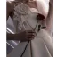 Haut de Gamme Ivoire Satin Robe De Mariée 2022 Robe Boule Bustier Appliques Sans Manches Dos Nu Tribunal Train Mariage