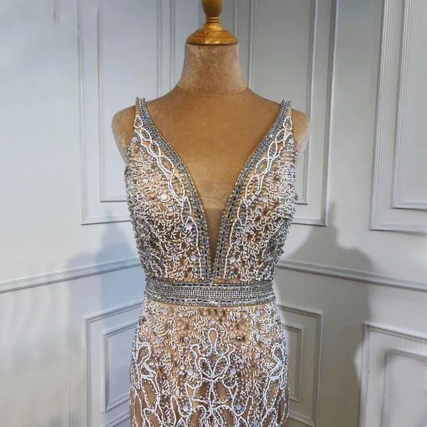 Haut de Gamme Bordeaux Perlage Faux Diamant Gland Robe De Soirée 2022 Trompette / Sirène Col v profond Sans Manches Dos Nu Longue Robe De Ceremonie
