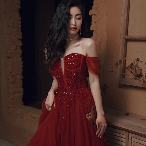 Chic / Belle Bordeaux Perlage Paillettes Robe De Bal 2022 Princesse De l'épaule Manches Courtes Dos Nu Longue Robe De Ceremonie