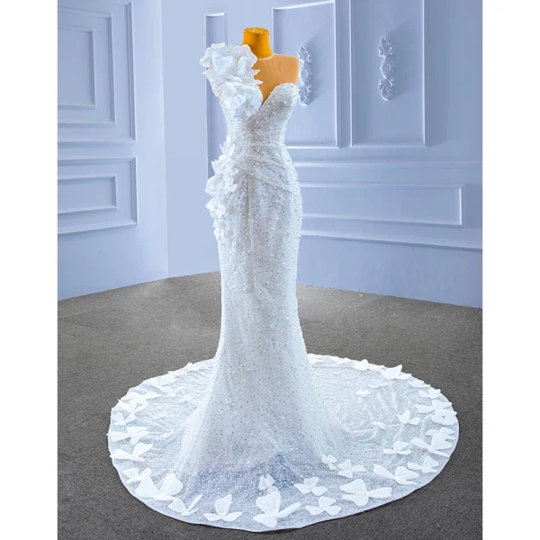 Sparkly High-end White Beading Pearl Sequins Wedding Dresses 2022 Trumpet / Mermaid Scoop Neck Appliques Sleeveless Backless Chapel Train Wedding