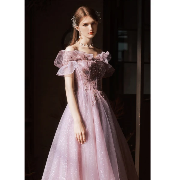 Charmant Rougissant Rose Robe De Bal 2022 Princesse Volants De l'épaule Glitter Perlage Paillettes Faux Diamant Manches Courtes Dos Nu Longue Robe De Ceremonie