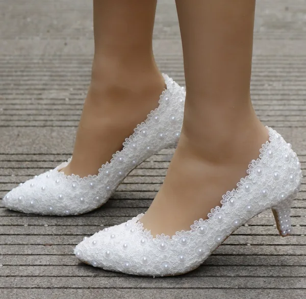 Chic / Beautiful White Pearl Lace Flower Wedding Shoes 2022 5 cm Stiletto Heels Pointed Toe Wedding Pumps High Heels