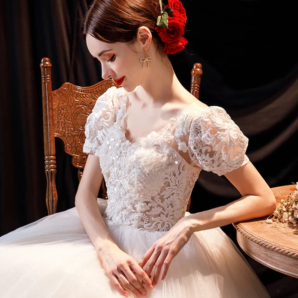 Charming Ivory Beading Wedding Dresses 2021 Ball Gown V-Neck Lace Flower Appliques Sequins Short Sleeve Backless Floor-Length / Long Wedding