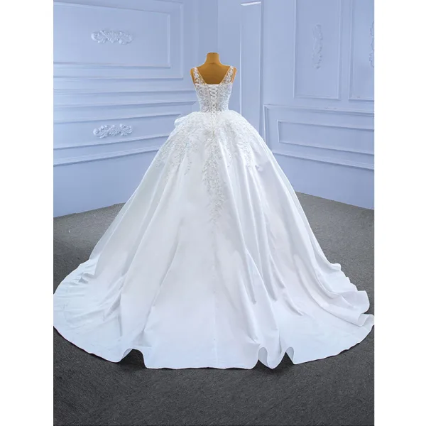 Luxus / Herrlich High End Weiß Perle Spitze Blumen Brautkleider / Hochzeitskleider 2021 Ballkleid Satin Rundhalsausschnitt Ärmellos Rückenfreies Kapelle-Schleppe Hochzeit