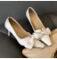 Élégant Ivoire Mariage Chaussure De Mariée 2020 Cuir En Dentelle Noeud 7 cm Talons Aiguilles À Bout Pointu Escarpins