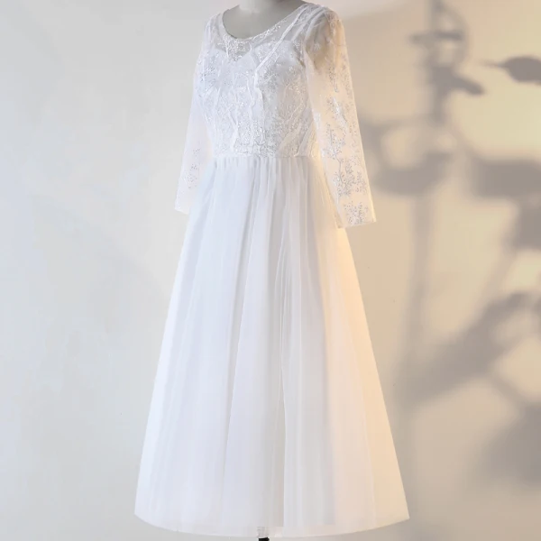 Modest / Simple Ivory Plus Size Wedding Dresses 2021 A-Line / Princess Scoop Neck Lace Flower Sequins 3/4 Sleeve Floor-Length / Long Wedding