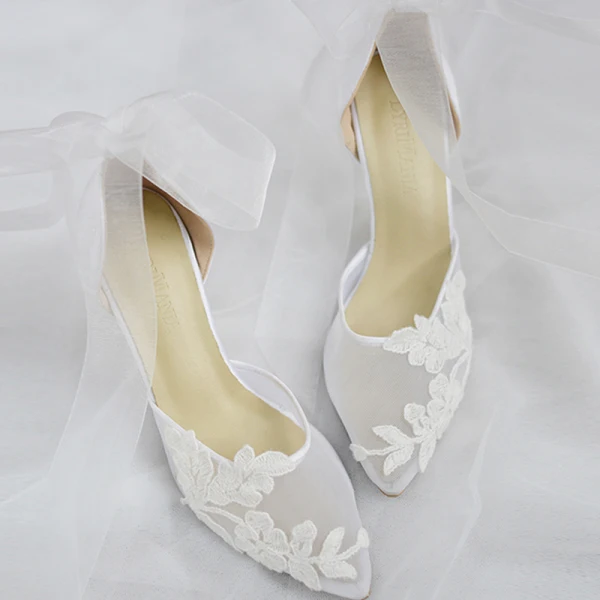 Charmant Weiß Spitze Blumen Durchsichtige Brautschuhe 2020 6 cm Stilettos Spitzschuh Hochzeit High Heels