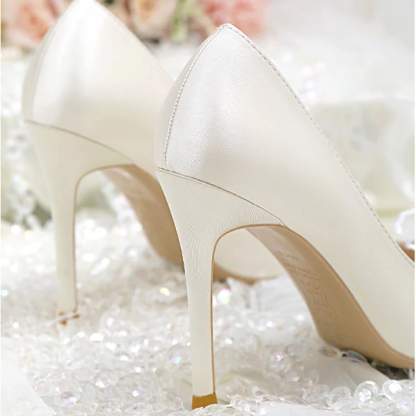 Élégant Ivoire Satin Chaussure De Mariée 2020 Perle En Dentelle Fleur 10 cm Talons Aiguilles À Bout Pointu Mariage Escarpins