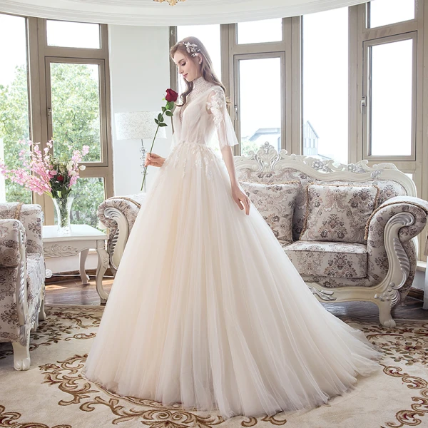 Luxe Champagne Robe De Mariée 2018 Princesse Transparentes Perlage Cristal Faux Diamant En Dentelle Fleur Noeud Encolure Dégagée Dos Nu 1/2 Manches Train De Balayage Mariage