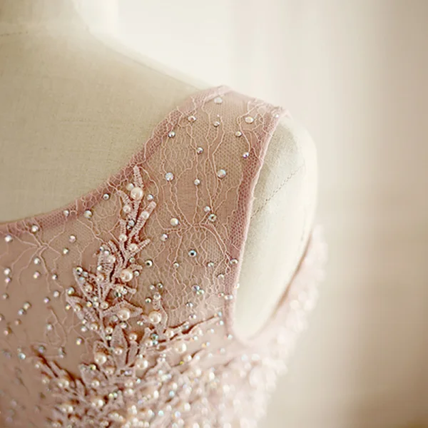 Chic / Beautiful Blushing Pink Prom Dresses 2018 A-Line / Princess Lace Appliques Beading Pearl Rhinestone Scoop Neck Sleeveless Sweep Train Formal Dresses