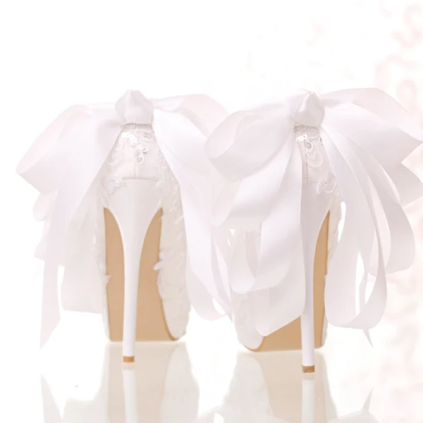 Charmant Ivory / Creme Spitze Schleife Pailletten Brautschuhe 2021 14 cm Stilettos Hochhackige Spitzschuh Hochzeit Pumps