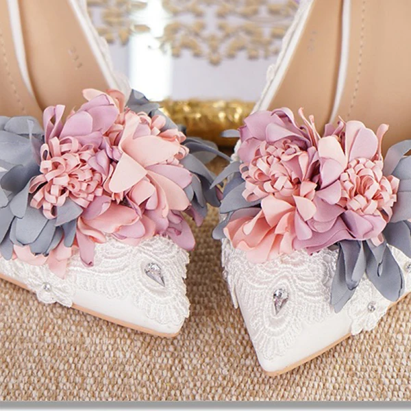 Élégant Ivoire En Dentelle Fleur Faux Diamant Chaussure De Mariée 2021 10 cm Talons Aiguilles À Bout Pointu Mariage Escarpins