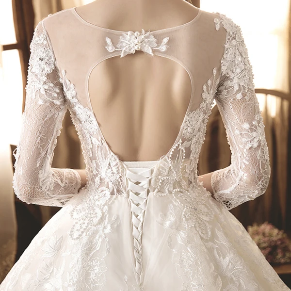Chic / Belle Champagne Robe De Mariée 2018 Princesse En Dentelle Appliques Perlage Perle Faux Diamant Encolure Dégagée Dos Nu 3/4 Manches Longue Mariage