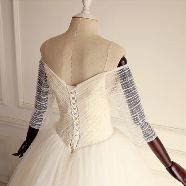 Élégant Champagne Volants Gonflée Robe De Mariée 2018 Robe Boule Fait main Perlage Paillettes Cristal De l'épaule Dos Nu 3/4 Manches Longue Mariage