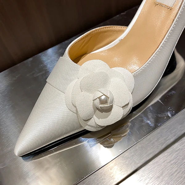 Elegant Ivory Open Side Satin Flower Wedding Shoes 2021 7 cm Stiletto Heels Pointed Toe Wedding High Heels