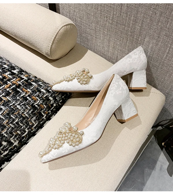 Charmant Ivoire Perle Faux Diamant Chaussures Femmes 2021 7 cm Talons Aiguilles À Bout Pointu Mariage Talons Hauts