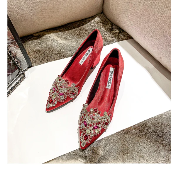 Charming Red Rhinestone Satin Wedding Shoes 2021 7 cm Thick Heels Pointed Toe Wedding High Heels Pumps