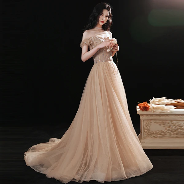 Charmant Champagner Ballkleider 2021 A Linie Off Shoulder Perlenstickerei Strass Pailletten Kurze Ärmel Rückenfreies Lange Festliche Kleider