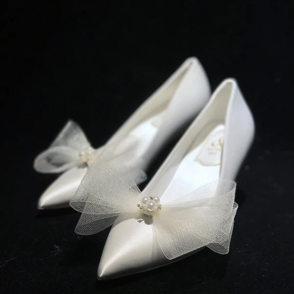 Classic Ivory Tulle Bow Pearl Wedding Shoes 2021 Leather 8 cm Stiletto Heels Pointed Toe Wedding Pumps High Heels
