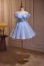 Charmant Himmelblau Glanz Applikationen Kurze Partykleider 2024 Off Shoulder Kurze Ärmel Rückenfreies Festliche Kleider