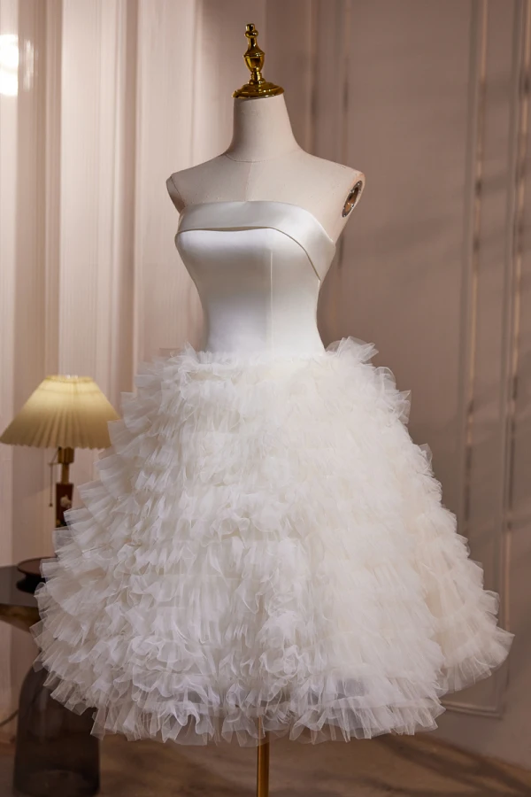 Chic / Beautiful White Satin Ruffle Short Party Dresses 2024 A-Line / Princess Strapless Sleeveless Backless Cocktail Party Evening Party Formal Dresses