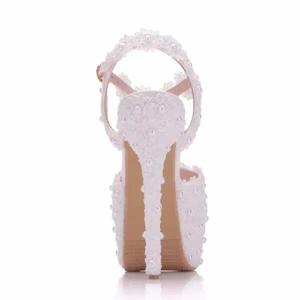 Moderne / Mode Blanche Chaussure De Mariée 2018 En Dentelle Fleur Perle Bride Cheville 14 cm Talons Aiguilles Peep Toes / Bout Ouvert Mariage Talons Hauts