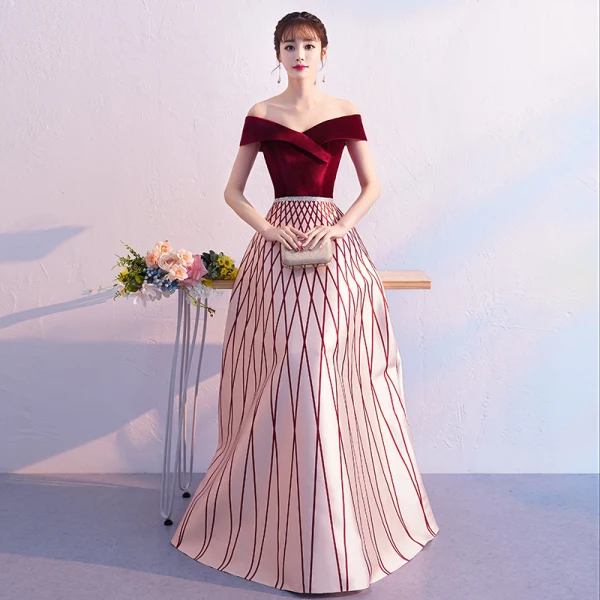 Chic / Beautiful Burgundy Evening Dresses  2019 A-Line / Princess Off-The-Shoulder Suede Short Sleeve Backless Striped Floor-Length / Long Formal Dresses