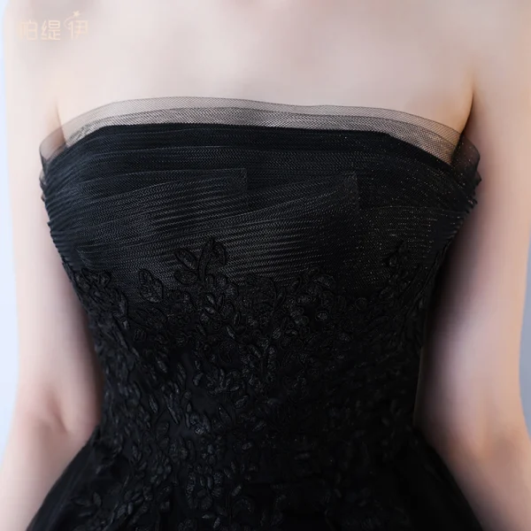 Charmant Schwarz Cocktailkleider 2019 A Linie Bandeau Spitze Blumen Ärmellos Rückenfreies Asymmetrisch Festliche Kleider
