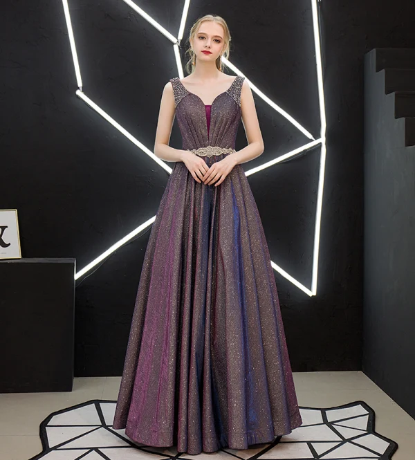Charmant Silber Abendkleider 2019 A Linie Ärmellos Glanz Polyester Perle Strass Stoffgürtel V-Ausschnitt Rückenfreies Lange Festliche Kleider