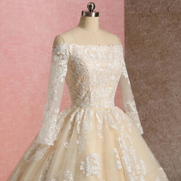 Élégant Champagne Robe De Mariée 2019 Robe Boule De l'épaule En Dentelle Fleur Manches Longues Dos Nu Cathedral Train