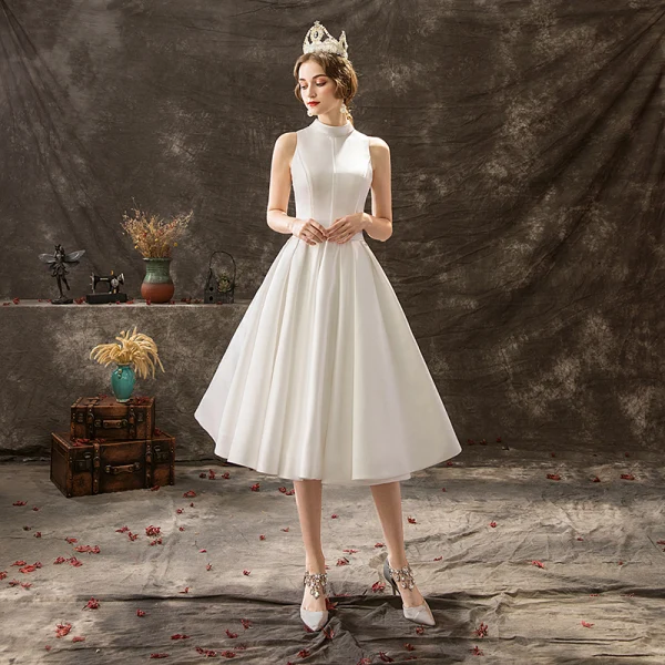 Modest / Simple Ivory Wedding Dresses 2019 A-Line / Princess High Neck Lace Flower Buttons Sleeveless Knee-Length
