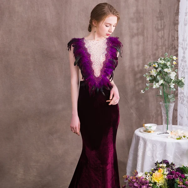 Amazing / Unique Grape Evening Dresses 2018 Trumpet / Mermaid Feather Rhinestone Scoop Neck Suede Sleeveless Sweep Train Formal Dresses