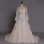 Luxe Fait main Champagne Robe De Mariée 2017 Princesse Encolure Dégagée Manches Longues Perlage Tulle Chapel Train