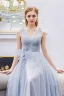 Élégant Gris Robe De Bal 2019 Princesse V-Cou En Dentelle Fleur Noeud Sans Manches Dos Nu Longue Robe De Ceremonie