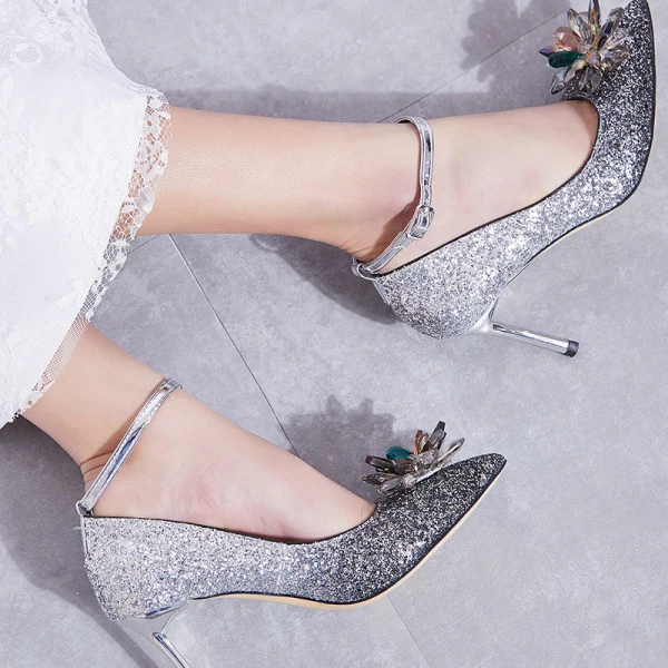 Sparkly Sølv Brudesko 2019 Krystall Paljetter Ankelstropp 9 cm Stiletthæler Spisse Pumps