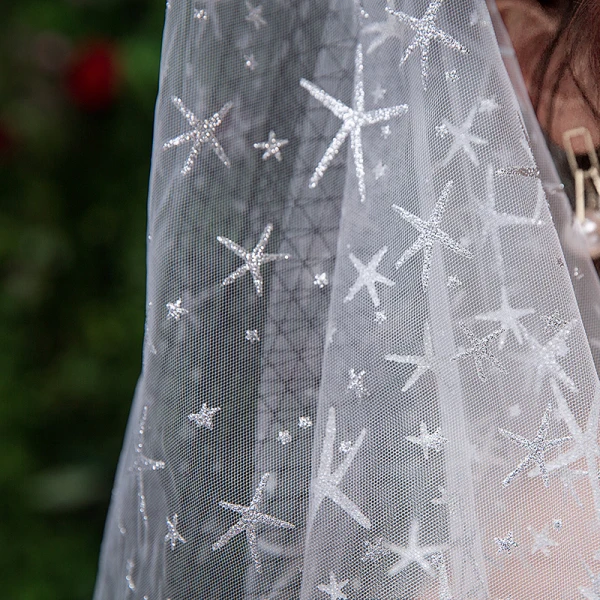 Glittrande Bling Bling Vita Bröllop Spets Tyll Appliqués Korta Brudslöja 2019