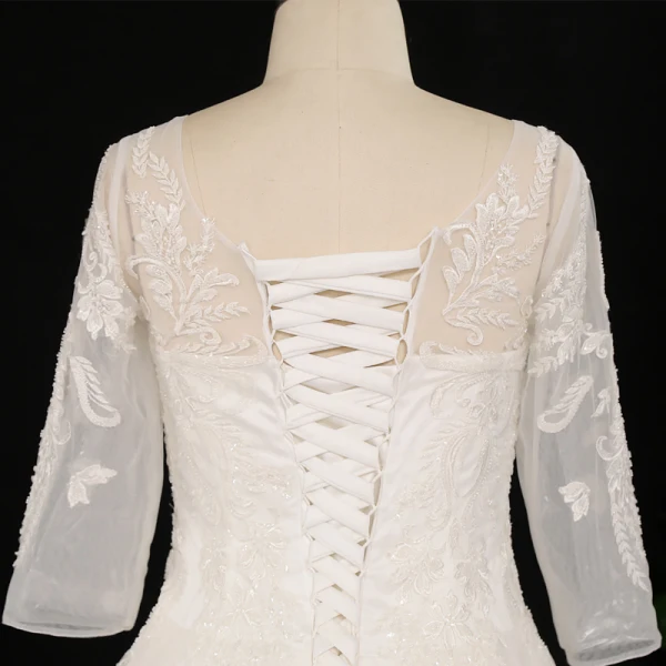 Vintage / Retro Ivory Plus Size Ball Gown Wedding Dresses 2021 U-Neck 3D Lace Tulle Satin Long Sleeve Handmade  Appliques Backless Chapel Train Wedding