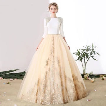 Luxe Champagne Robe De Bal 2017 Princesse Dentelle V Cou Perlage Appliques Dos Nu Fait Main Soirée Promo Robe De Ceremonie