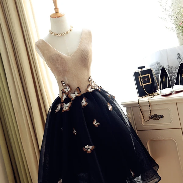 Chic / Beautiful Black Graduation Dresses 2018 A-Line / Princess Tulle V-Neck Beading Butterfly Backless Homecoming Formal Dresses